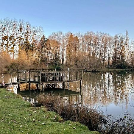 Maison Paisible Avec Lac Prive Secondigny Ngoại thất bức ảnh